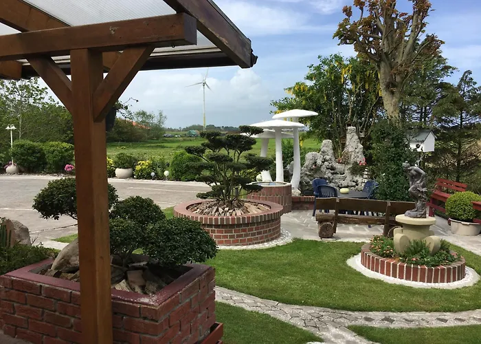 Garni Hotel-Pension Holum